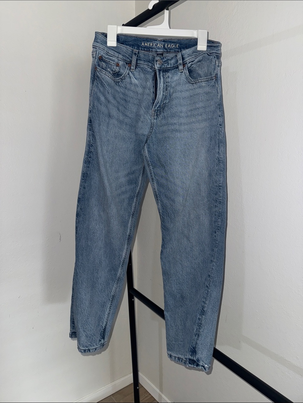 American Eagle Outfitters Men's Washed Blue Straight Jeans